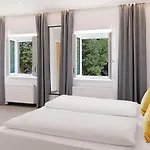 Stadthotel Oberndorf 3*